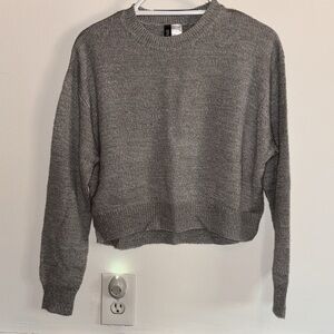 H&M Divided Women’s Cropped Hi-Lo Grey Crewneck Sweater | Size: XS